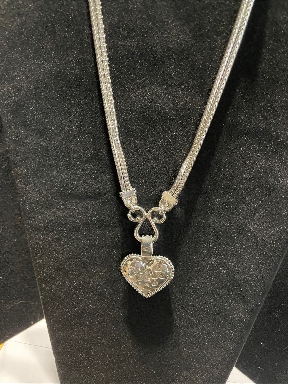 Lia Sophia Silver Heart Pendant Necklace.    M’s